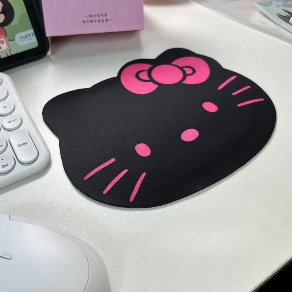 Hello kitty mouse pat